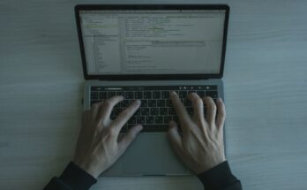 How Cybersecurity Really Works book review featured image